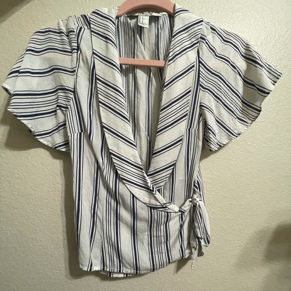 Forever 21 Blouse Stripped Blue & White Small
